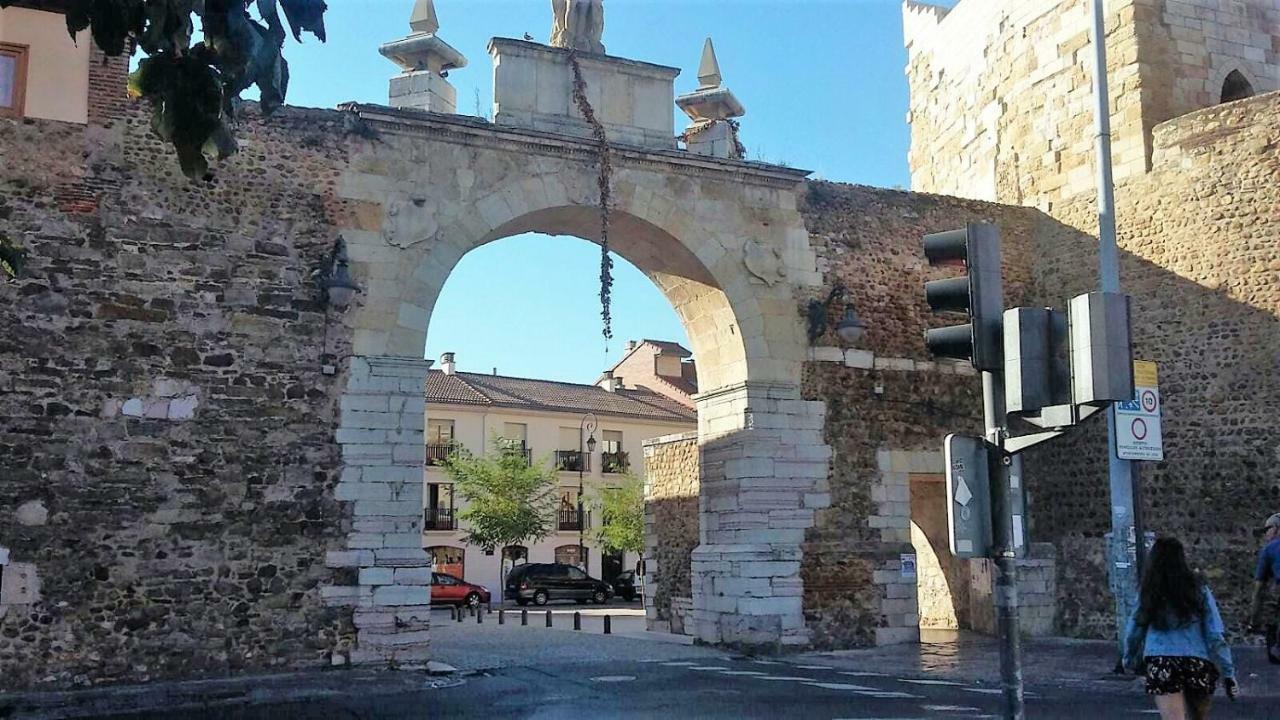 Housingleon - Muralla Εξωτερικό φωτογραφία